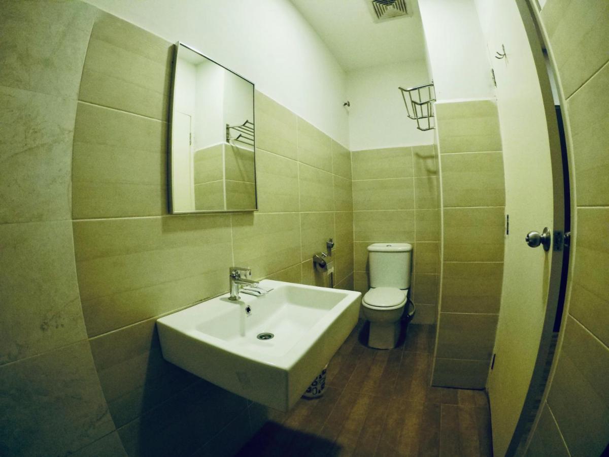 Hotel Zamburger Second Link Johor Bahru Exterior foto